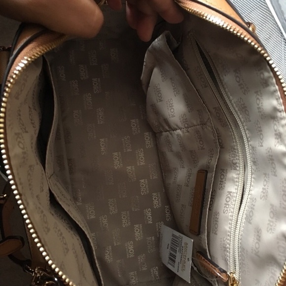 Michael Kors Handbag - Picture 2 of 2